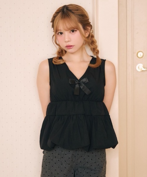 TITTY&CO.（ティティーアンドコー）の「フロントリボンスリーブレストップス（ワンピース・レディース・ブラック/アイボリー/ホワイト・FREE）」の10枚目の写真
