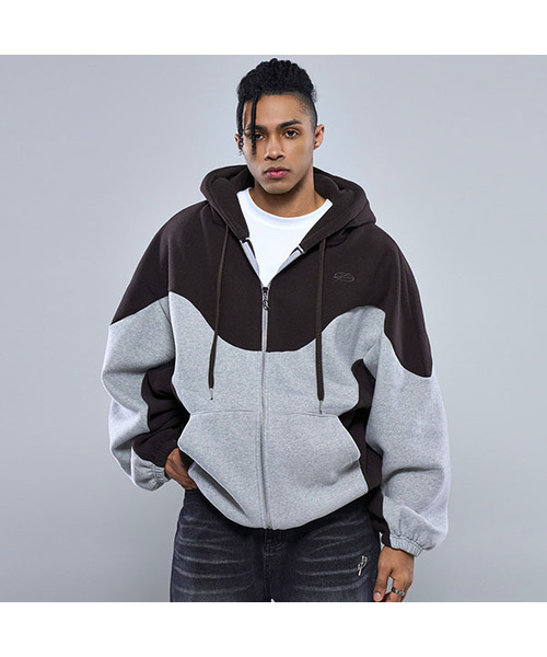 PHYSICAL GARMENTS（フィジカルガーメンツ）の「P2599 フリース配色フードジップアップ[3COLOR]（ジャージ・メンズ・ライトグレー/ブラック/グレー・1/2）」の3枚目の写真