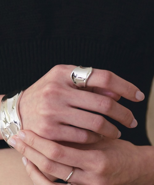 SOEMIN(ソミン)の「Distorted ring/ディストーテッドリング(リング・レディース・シルバー・FREE)」の1枚目の写真
