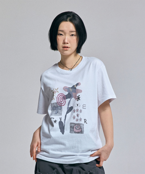 AWESOME STUDIO(オーサムスタジオ)の「フラワーアートワークトップ ホワイト(Tシャツ/カットソー・レディース・ホワイト・FREE)」の4枚目の写真