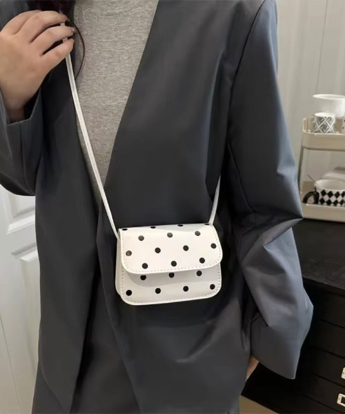 ammy.(エイミードット)の「【 ammy. / エイミードット 】 クラシック ドット フラップ ミニ ショルダーバッグ(ショルダーバッグ・レディース・ホワイト/ブラック/ベビーピンク/レッド・FREE)」の2枚目の写真