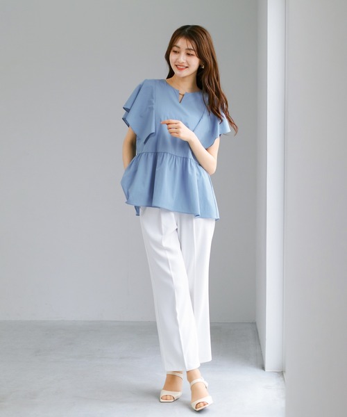 WHITE JOOLA(ホワイトジョーラ)の「【 接触冷感・洗える 】 クールタフタストレッチ・メタルパーツ付きペプラムブラウス(シャツ/ブラウス・レディース・オフホワイト/チャコールグレー/サックスブルー・S/L/M)」の21枚目の写真