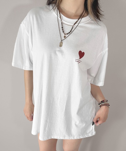 MATU:TA(マトゥータ)の「【目線を惹く重なるハート】ダブルハートTシャツ / オーバーTシャツ プリント ハート カジュアル ストリート 海外ガール レタリング ラフ 大きめ 万能 2色展開 ホワイト ブラック 夏(Tシャツ/カットソー・レディース・ホワイト/ブラック・FREE)」の11枚目の写真