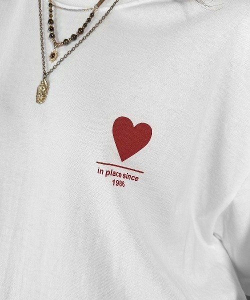 MATU:TA(マトゥータ)の「【目線を惹く重なるハート】ダブルハートTシャツ / オーバーTシャツ プリント ハート カジュアル ストリート 海外ガール レタリング ラフ 大きめ 万能 2色展開 ホワイト ブラック 夏(Tシャツ/カットソー・レディース・ホワイト/ブラック・FREE)」の16枚目の写真
