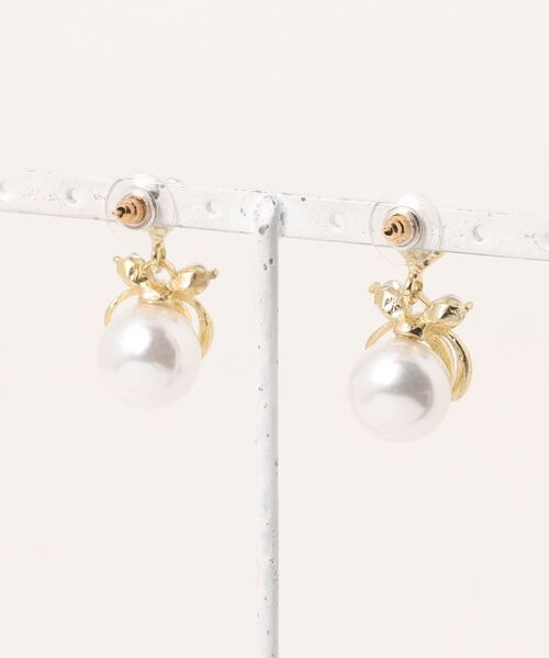 almo（アルモ）の「ハートリボン＆パール風ピアス/両耳用//レディース(T3)（ピアス（両耳用）・レディース・ゴールド・FREE）」の4枚目の写真