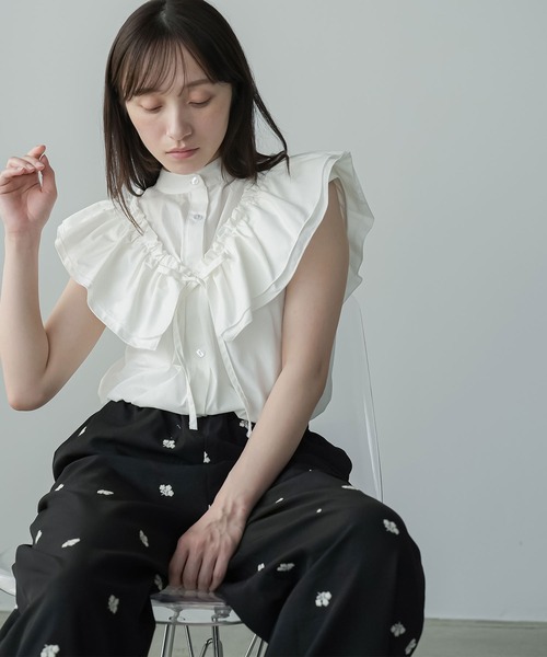mili an deni（ミリアンデニ）の「チェストフリルノースリーブブブラウス（シャツ/ブラウス・レディース・オフホワイト/ブラック・M）」の17枚目の写真