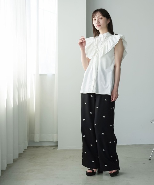 mili an deni（ミリアンデニ）の「チェストフリルノースリーブブブラウス（シャツ/ブラウス・レディース・オフホワイト/ブラック・M）」の12枚目の写真