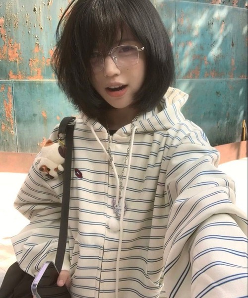 AsheKsha(アシクシャ)の「ストライプのフード付きジップアップスウェットシャツ(パーカー・レディース・ベージュ・M)」の1枚目の写真