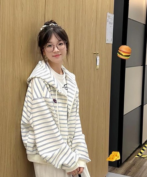 AsheKsha(アシクシャ)の「ストライプのフード付きジップアップスウェットシャツ(パーカー・レディース・ベージュ・M)」の2枚目の写真