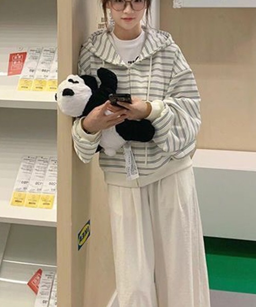 AsheKsha(アシクシャ)の「ストライプのフード付きジップアップスウェットシャツ(パーカー・レディース・ベージュ・M)」の7枚目の写真