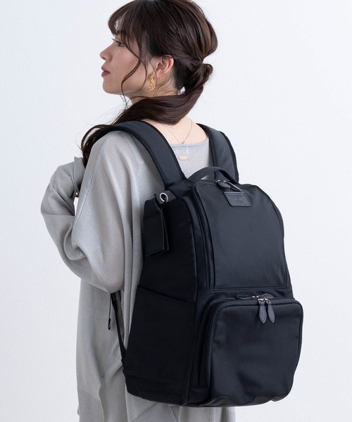 SweetMommy(スウィートマミー)の「無重力AGS 2層式マザーズリュック28L 2フロア ビッグサイズ(マザーズバッグ・レディース・ブラック/アイボリー・FREE)」の1枚目の写真