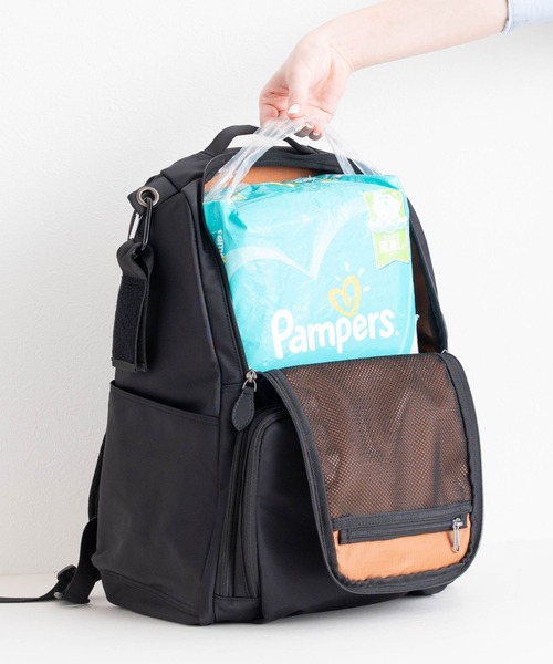 SweetMommy(スウィートマミー)の「無重力AGS 2層式マザーズリュック28L 2フロア ビッグサイズ(マザーズバッグ・レディース・ブラック/アイボリー・FREE)」の9枚目の写真