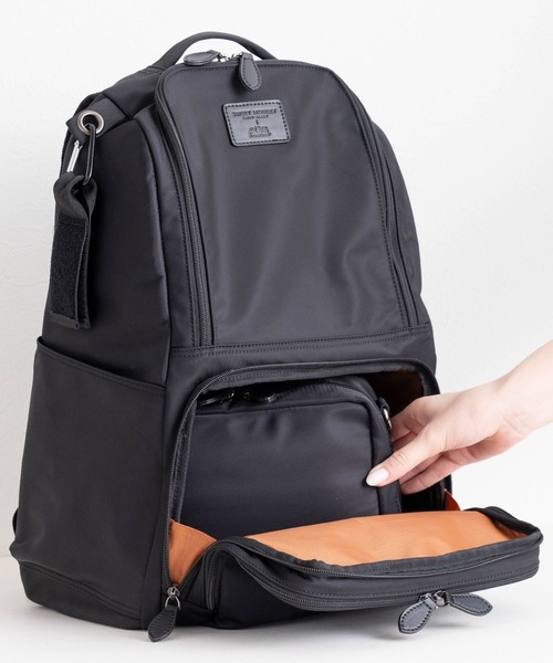 SweetMommy(スウィートマミー)の「無重力AGS 2層式マザーズリュック28L 2フロア ビッグサイズ(マザーズバッグ・レディース・ブラック/アイボリー・FREE)」の14枚目の写真