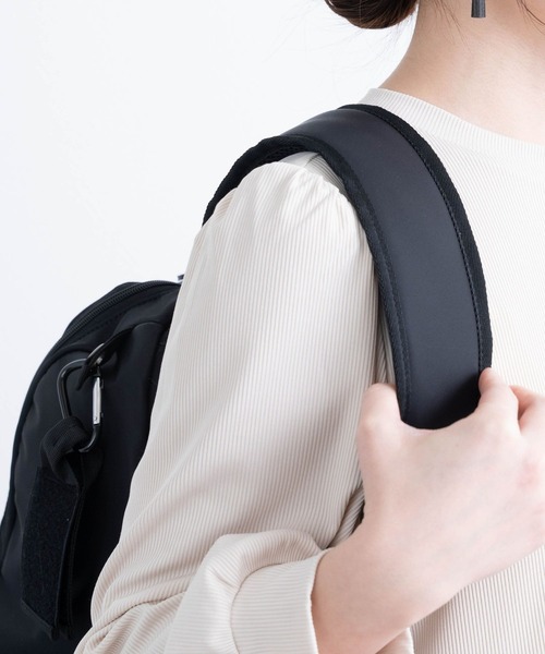SweetMommy(スウィートマミー)の「無重力AGS 2層式マザーズリュック28L 2フロア ビッグサイズ(マザーズバッグ・レディース・ブラック/アイボリー・FREE)」の16枚目の写真
