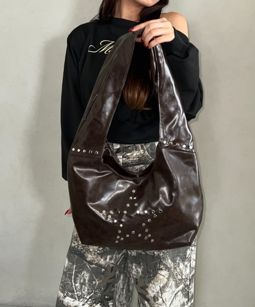 Bamm(バム)の「スタースタッズワンハンドルショルダーバッグ(ショルダーバッグ・レディース・ダークブラウン/ブラック/アイボリー・FREE)」の12枚目の写真
