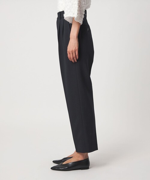 green label relaxing（グリーンレーベルリラクシング）の「fleurie(フルリー) テーパード パンツ（スラックス・レディース・ダークブラウン/ネイビー・40/38/36）」の12枚目の写真