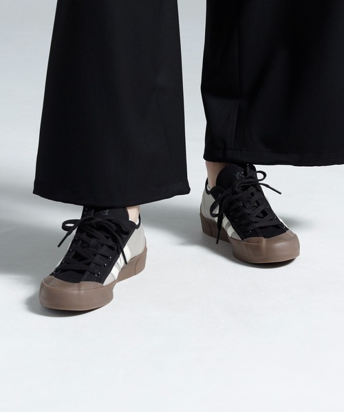 Y-3(ワイスリー)の「Y-3 NISI LO(スニーカー・メンズ・ライトブラウン・22.5cm/23.5cm/24.5cm/25.5cm/26.0cm/26.5cm/27.0cm/27.5cm/28.0cm/28.5cm)」の1枚目の写真