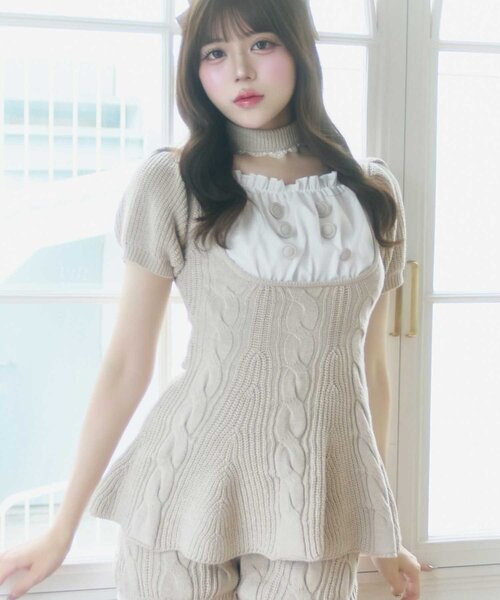 Belle Charme（ベルシャルム）の「【Belle Charme】Cable Knit Peplum Tops（ニット/セーター・レディース・ピンク/ブラック/ベージュ・FREE）」の2枚目の写真