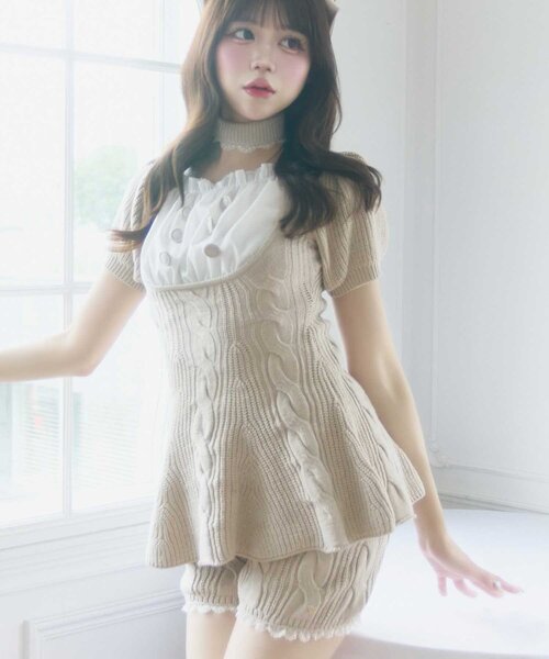 Belle Charme（ベルシャルム）の「【Belle Charme】Cable Knit Peplum Tops（ニット/セーター・レディース・ピンク/ブラック/ベージュ・FREE）」の9枚目の写真
