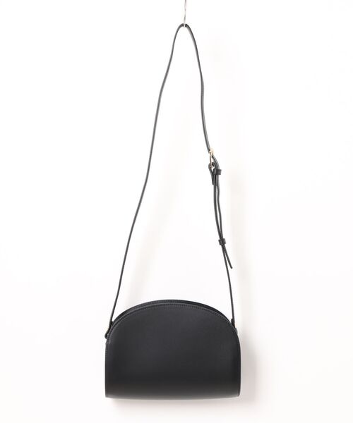A.P.C.（アーペーセー）の「SAC DEMI-LUNE（ショルダーバッグ・レディース・ブラック・ONESIZE）」の2枚目の写真