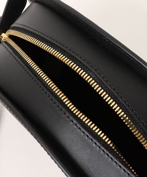 A.P.C.（アーペーセー）の「SAC DEMI-LUNE（ショルダーバッグ・レディース・ブラック・ONESIZE）」の4枚目の写真