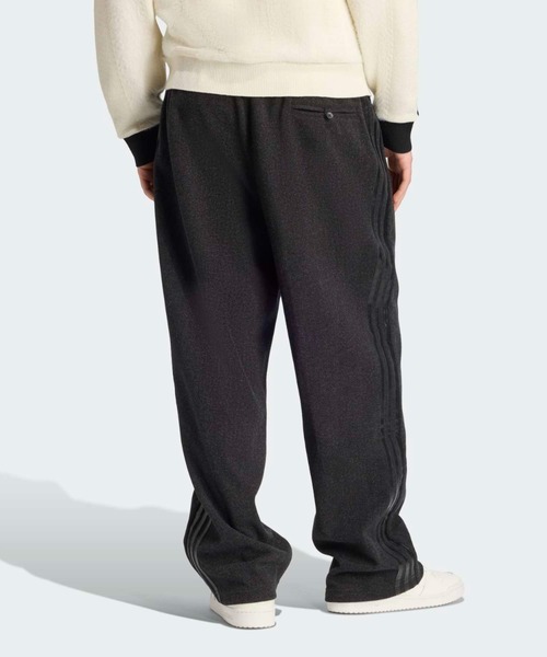 adidas(アディダス)の「プレミアム トラック パンツ / アディダスオリジナルス adidas Originals(スウェットパンツ・メンズ・ブラック・XX-LARGE/3XL/LARGE/MEDIUM/SMALL/X-LARGE/X-SMALL)」の2枚目の写真