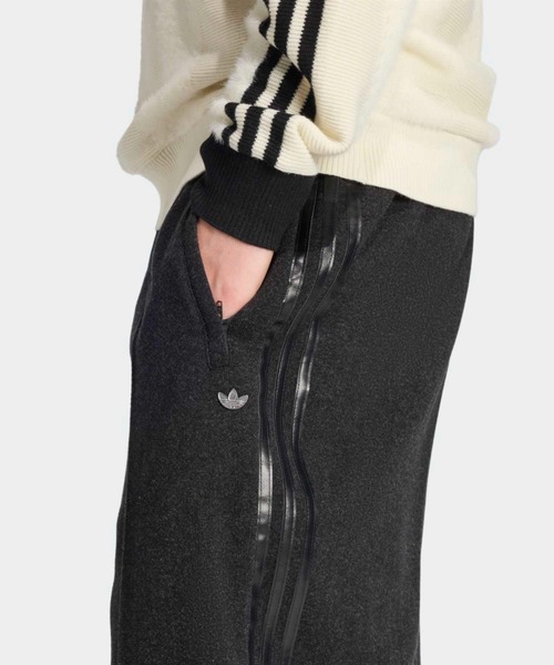 adidas(アディダス)の「プレミアム トラック パンツ / アディダスオリジナルス adidas Originals(スウェットパンツ・メンズ・ブラック・XX-LARGE/3XL/LARGE/MEDIUM/SMALL/X-LARGE/X-SMALL)」の3枚目の写真