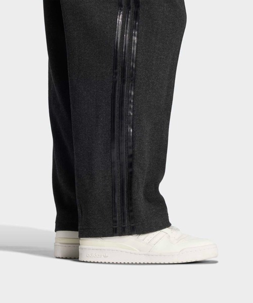 adidas(アディダス)の「プレミアム トラック パンツ / アディダスオリジナルス adidas Originals(スウェットパンツ・メンズ・ブラック・XX-LARGE/3XL/LARGE/MEDIUM/SMALL/X-LARGE/X-SMALL)」の4枚目の写真