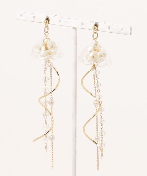 tone(トーン)の「【charme by pimo 】クラゲ ゴールド 花 サージカルステンレスピアス(MA)(ピアス(両耳用)・レディース・ブラック/ブルー/マスタード/イエロー/ライトグリーン/グリーン/ピンク/クリア・FREE)」の8枚目の写真
