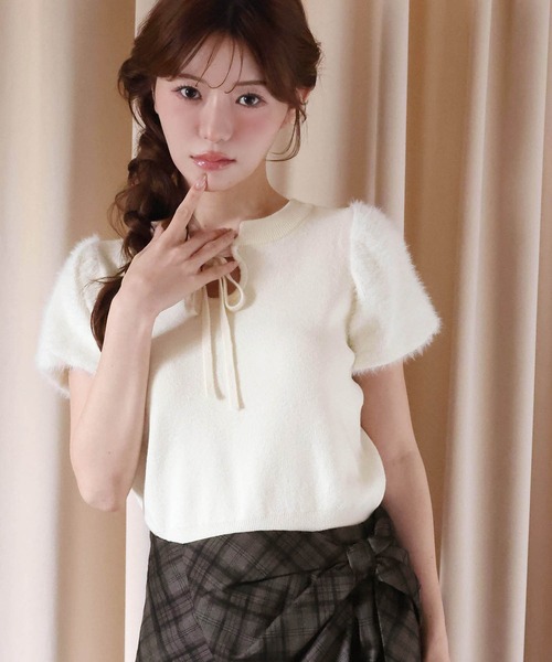 one after another NICE CLAUP(ワンアフターアナザーナイスクラップ)の「前後2way袖フェザー半袖ニット(ニット/セーター・レディース・ピンク/アイボリー/ベージュ系その他/ブラック系その他・FREE)」の2枚目の写真