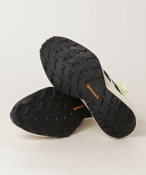 adidas(アディダス)の「テレックス アグラヴィック スピード 2 トレイルランニング / Terrex Agravic Speed 2 Trail Running / アディダス adidas(スニーカー・メンズ・ホワイト・30.0cm/29.5cm/29.0cm/28.5cm/28.0cm/27.5cm/27.0cm/26.5cm/26.0cm/25.5cm/25.0cm/24.5cm/24.0cm/23.5cm/23.0cm)」の2枚目の写真
