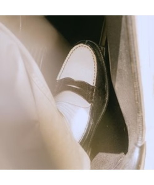 The Kenford Fineshoes(ケンフォードファインシューズ)の「EMBOSSED LOAFERS BLACK WHITE PAISLEY(ローファー・メンズ・ホワイト/ブラック・25/25.5/26/26.5/27)」の3枚目の写真