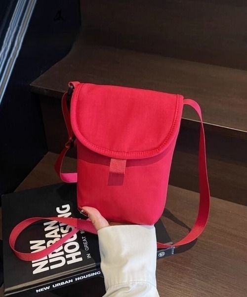 Beststore(ベストストア)の「シンプル&機能的!ミニショルダーバッグ(ショルダーバッグ・レディース・ベージュ/レッド/イエロー/グリーン/ブルー/ブラック/ホワイト・FREE)」の1枚目の写真
