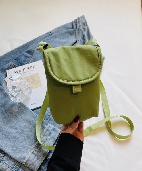 Beststore(ベストストア)の「シンプル&機能的!ミニショルダーバッグ(ショルダーバッグ・レディース・ベージュ/レッド/イエロー/グリーン/ブルー/ブラック/ホワイト・FREE)」の5枚目の写真