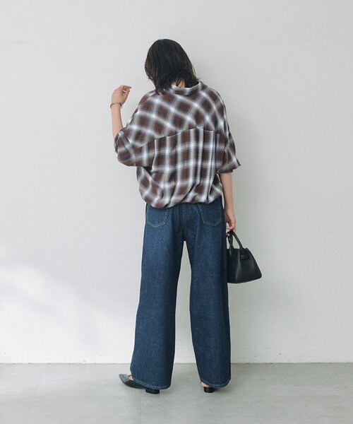RIVE DROITE(リヴドロワ)の「ドレーピーチェックドロストシャツ(秋服/オンブレチェック)(シャツ/ブラウス・レディース・ベージュ/ブラック/ブラウン・FREE)」の19枚目の写真