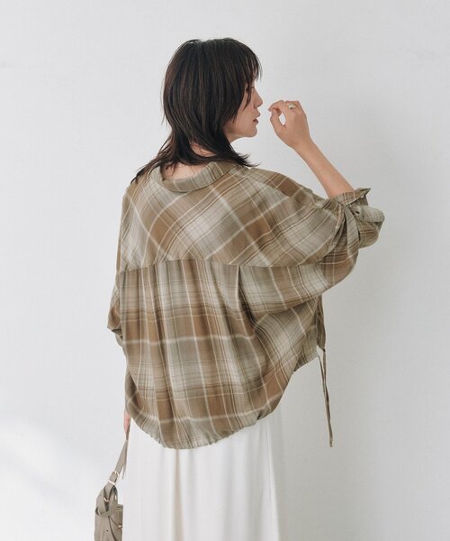 RIVE DROITE(リヴドロワ)の「ドレーピーチェックドロストシャツ(秋服/オンブレチェック)(シャツ/ブラウス・レディース・ベージュ/ブラック/ブラウン・FREE)」の9枚目の写真