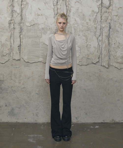 VOONT（ブント）の「Drape Strap Tie Long Sleeve (BEIGE)（Tシャツ/カットソー・レディース・Beige・OS）」の2枚目の写真