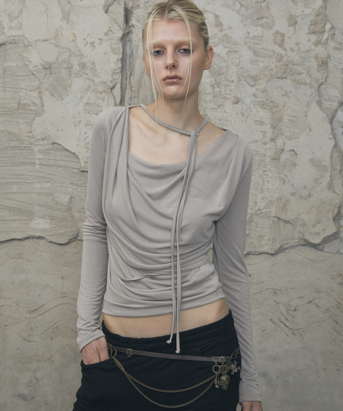 VOONT（ブント）の「Drape Strap Tie Long Sleeve (BEIGE)（Tシャツ/カットソー・レディース・Beige・OS）」の11枚目の写真