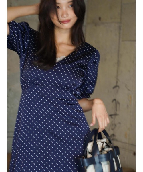 BLUE×PALANG(ブルーパラン)の「V-NECK DOT DRESS(ワンピース・レディース・ブルー/ネイビー・M/S)」の4枚目の写真