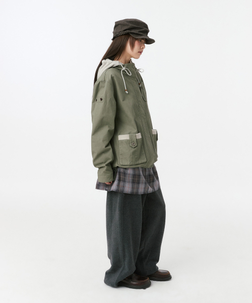 OHESHIO(オヘシオ)の「ラウンドポケット フィッシュテールジャケット、カーキ(ミリタリージャケット・レディース・その他・FREE)」の1枚目の写真