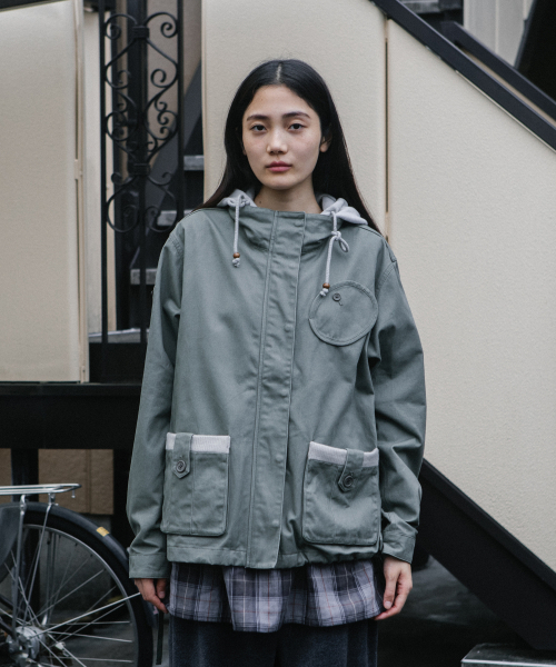 OHESHIO(オヘシオ)の「ラウンドポケット フィッシュテールジャケット、カーキ(ミリタリージャケット・レディース・その他・FREE)」の10枚目の写真
