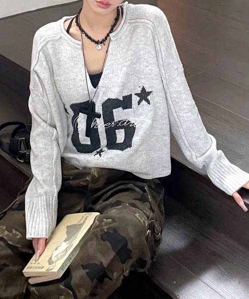 SHEENA(シーナ)の「ナンバリングロゴスキッパーニットトップス(ニット/セーター・レディース・ホワイト/グレー・M)」の5枚目の写真