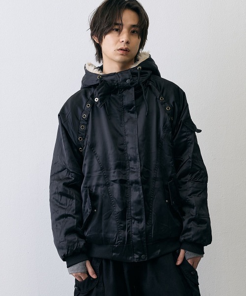 Shoowtime(ショウタイム)の「Eyelet Fur Hood Military Jacket / アイレットファーフードミリタリージャケット(ミリタリージャケット・メンズ・ブラック・X-LARGE/LARGE/SMALL)」の8枚目の写真