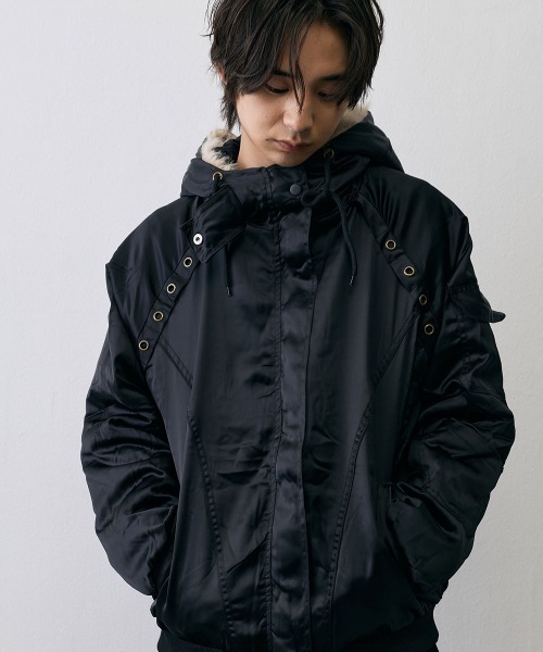 Shoowtime(ショウタイム)の「Eyelet Fur Hood Military Jacket / アイレットファーフードミリタリージャケット(ミリタリージャケット・メンズ・ブラック・X-LARGE/LARGE/SMALL)」の9枚目の写真
