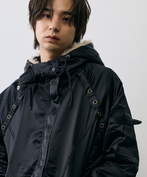 Shoowtime(ショウタイム)の「Eyelet Fur Hood Military Jacket / アイレットファーフードミリタリージャケット(ミリタリージャケット・メンズ・ブラック・X-LARGE/LARGE/SMALL)」の16枚目の写真