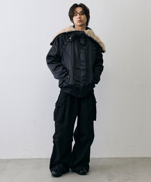 Shoowtime(ショウタイム)の「Eyelet Fur Hood Military Jacket / アイレットファーフードミリタリージャケット(ミリタリージャケット・メンズ・ブラック・X-LARGE/LARGE/SMALL)」の4枚目の写真