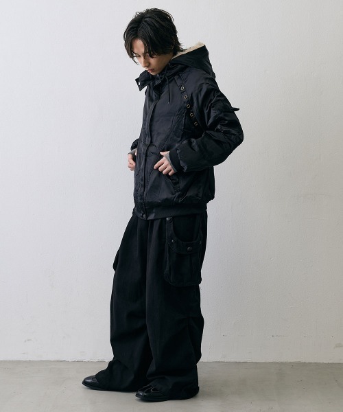 Shoowtime(ショウタイム)の「Eyelet Fur Hood Military Jacket / アイレットファーフードミリタリージャケット(ミリタリージャケット・メンズ・ブラック・X-LARGE/LARGE/SMALL)」の5枚目の写真