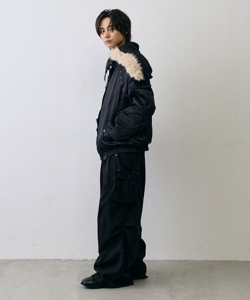 Shoowtime(ショウタイム)の「Eyelet Fur Hood Military Jacket / アイレットファーフードミリタリージャケット(ミリタリージャケット・メンズ・ブラック・X-LARGE/LARGE/SMALL)」の6枚目の写真
