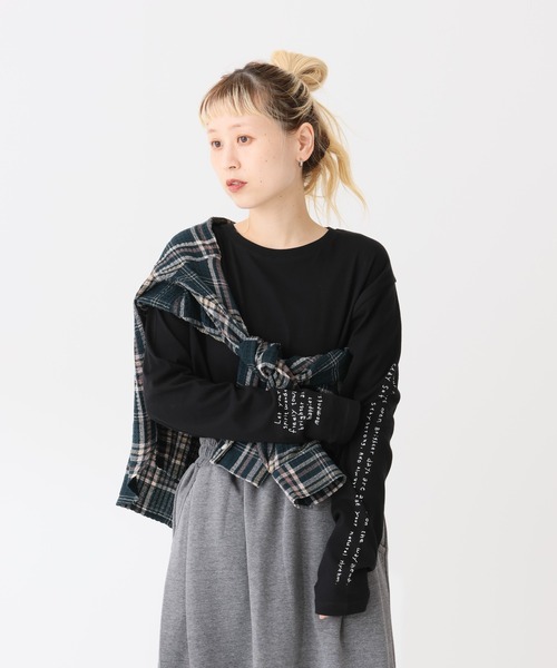 HEART MARKET（ハートマーケット）の「袖プリントクルーインナー（Tシャツ/カットソー・レディース・ホワイト/グレー/ブラック系1/ブラック系2・FREE）」の12枚目の写真