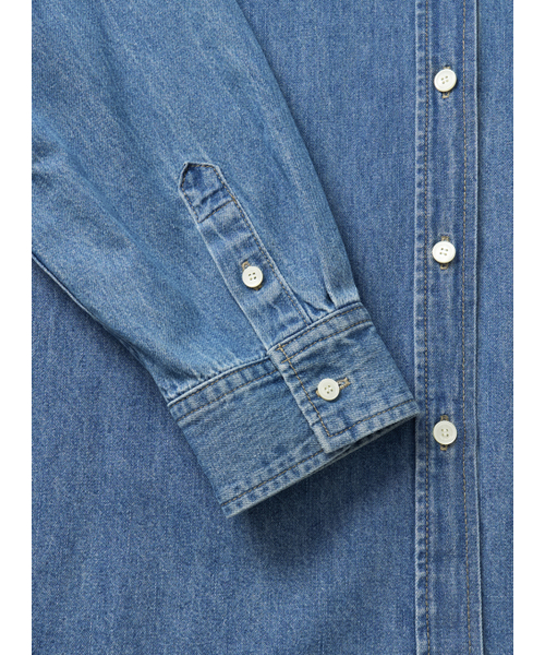 The Barnnet(ザバーネット)の「Grael オーバーサイズ ポケットデニムシャツ ブルー(シャツ/ブラウス・レディース・その他・SMALL/MEDIUM)」の5枚目の写真